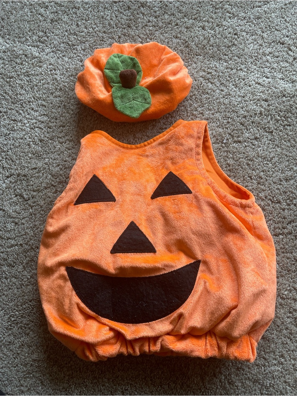 Costco pumpkin baby costume size 9-18 months